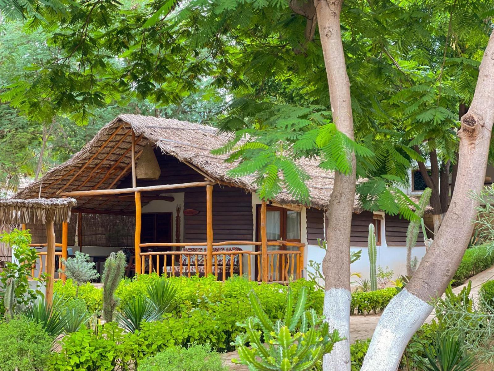 Vovo Telo Lodge Toliara Exterior foto