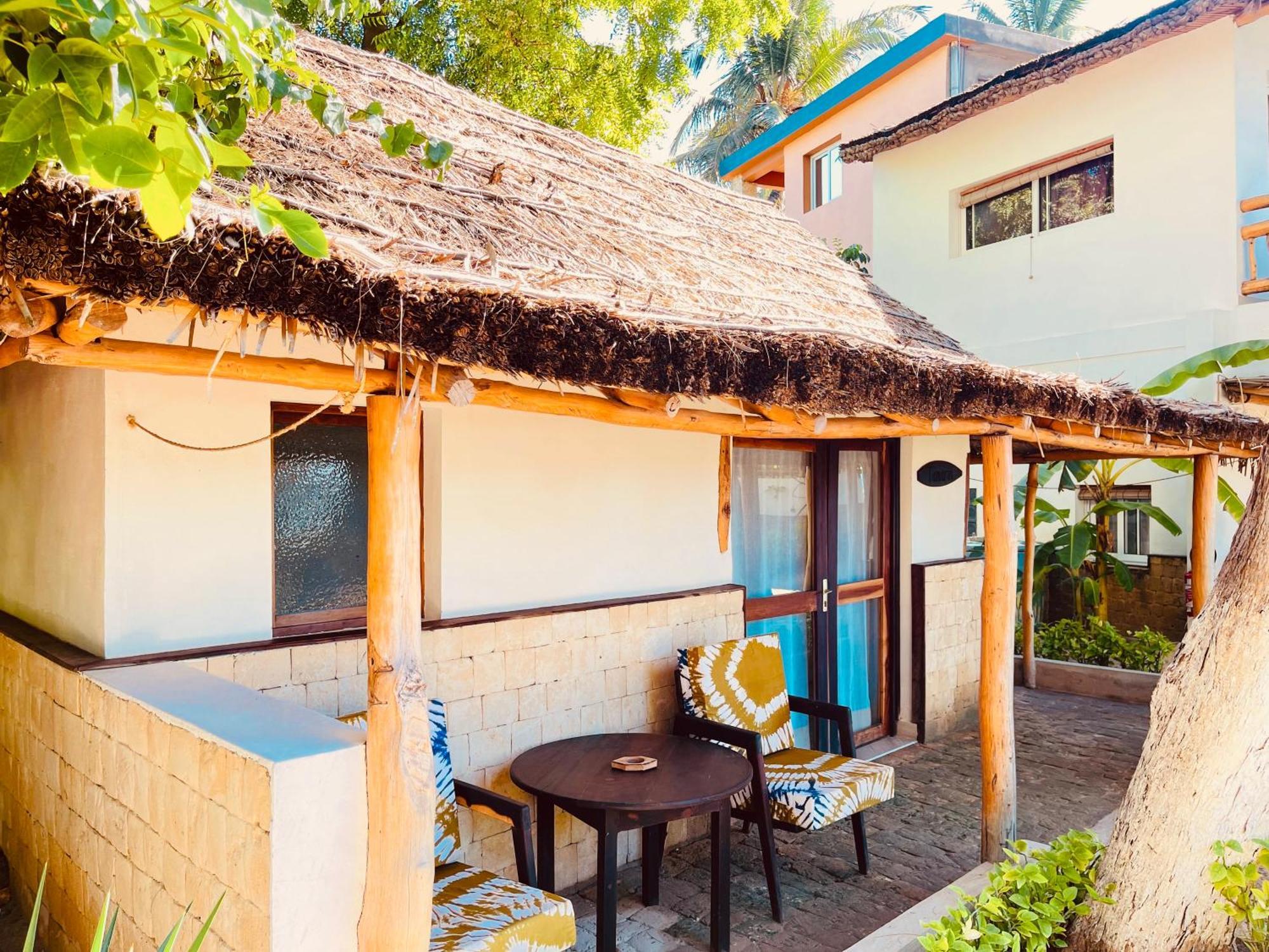 Vovo Telo Lodge Toliara Exterior foto