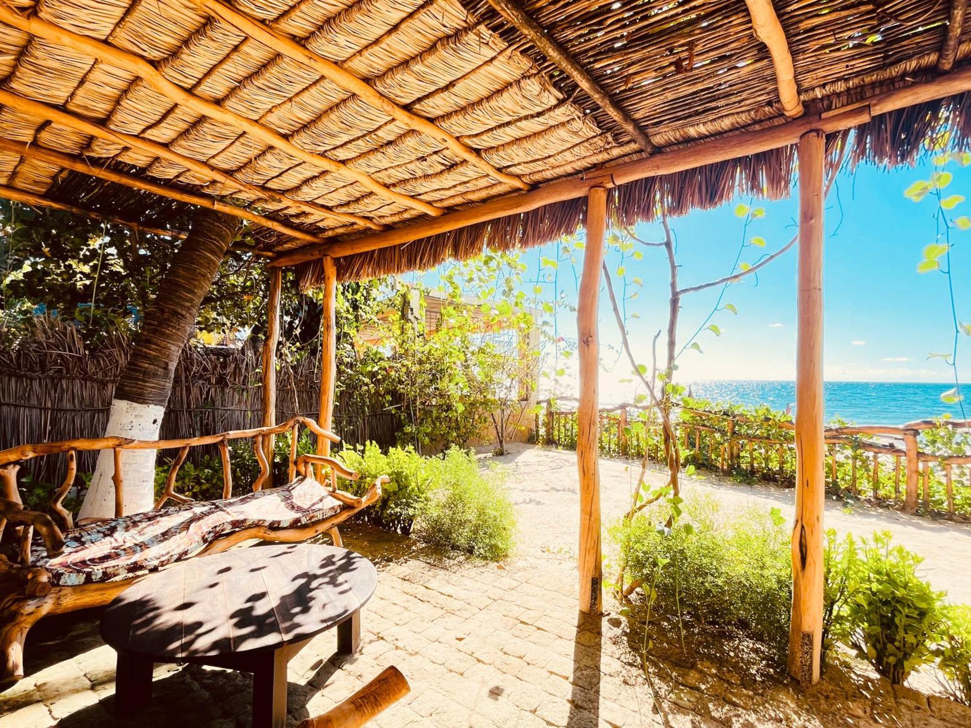 Vovo Telo Lodge Toliara Exterior foto