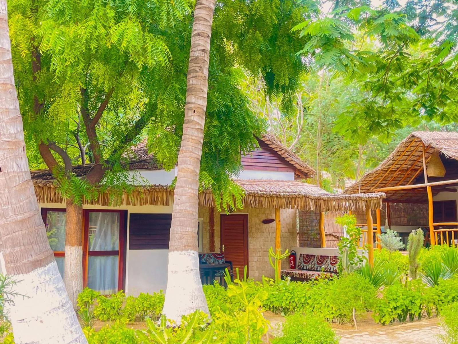 Vovo Telo Lodge Toliara Exterior foto