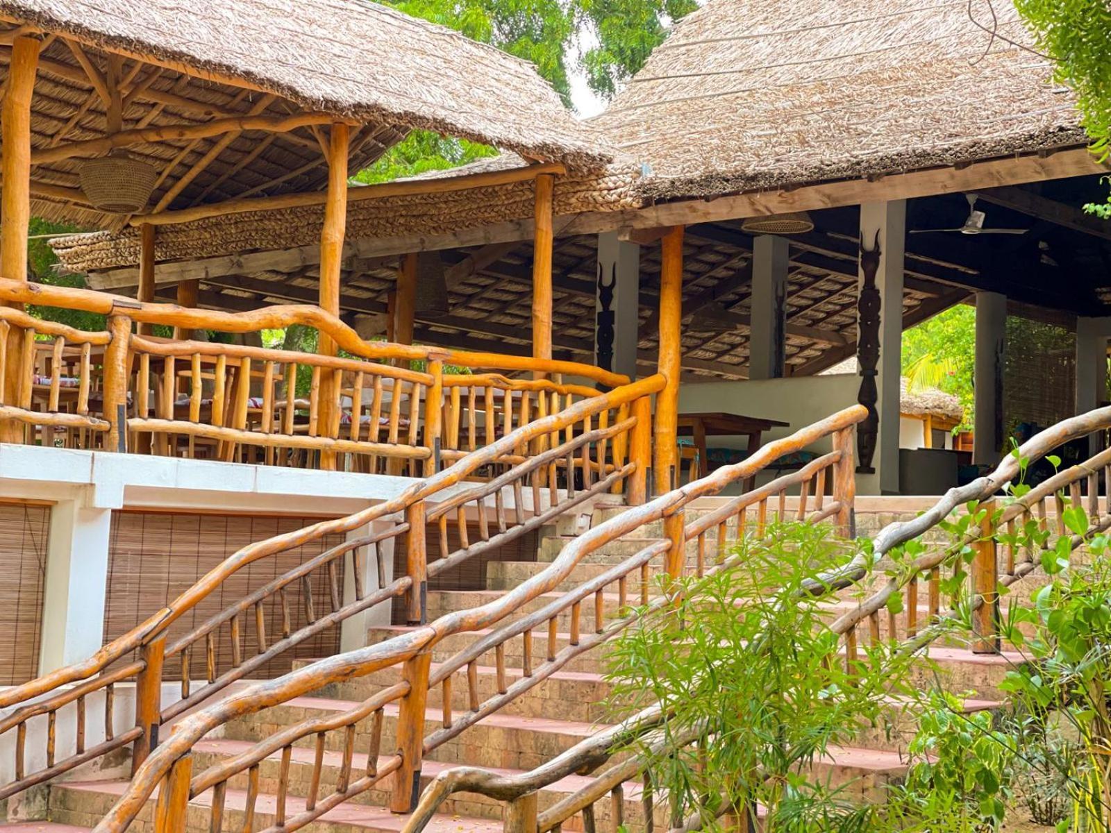 Vovo Telo Lodge Toliara Exterior foto