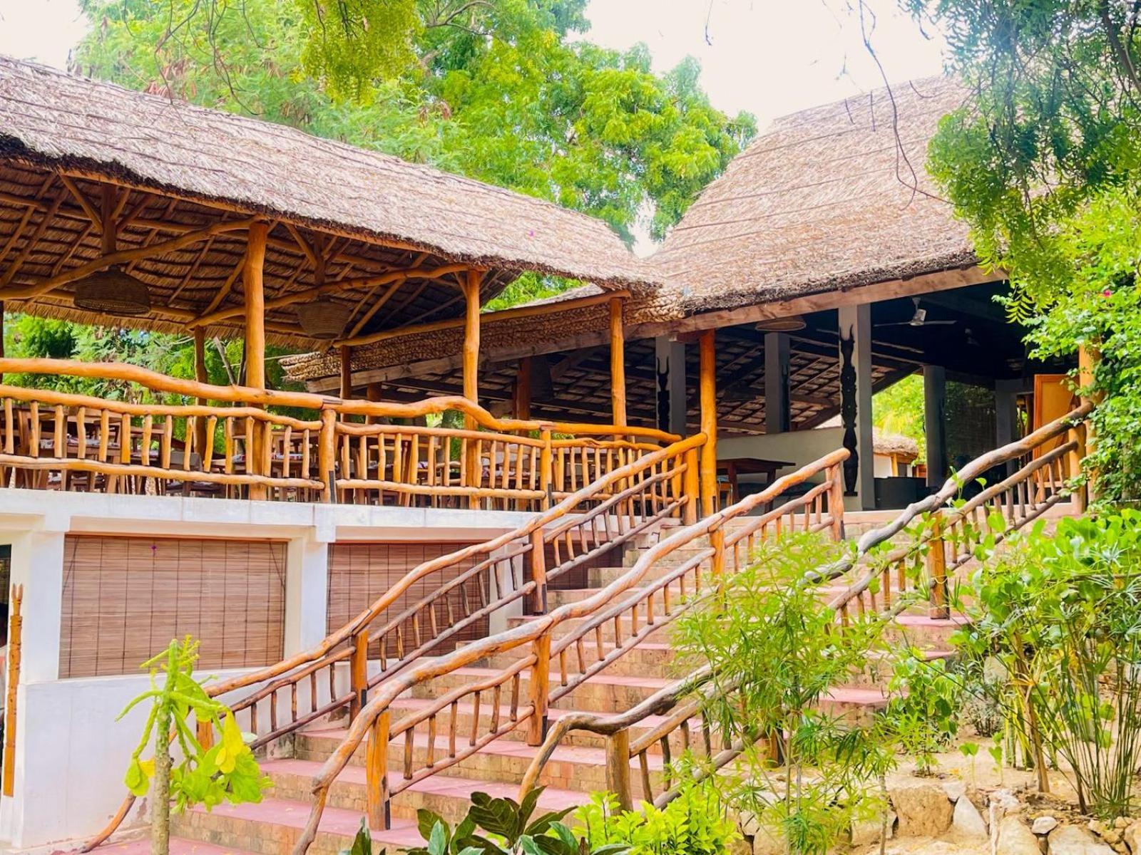 Vovo Telo Lodge Toliara Exterior foto